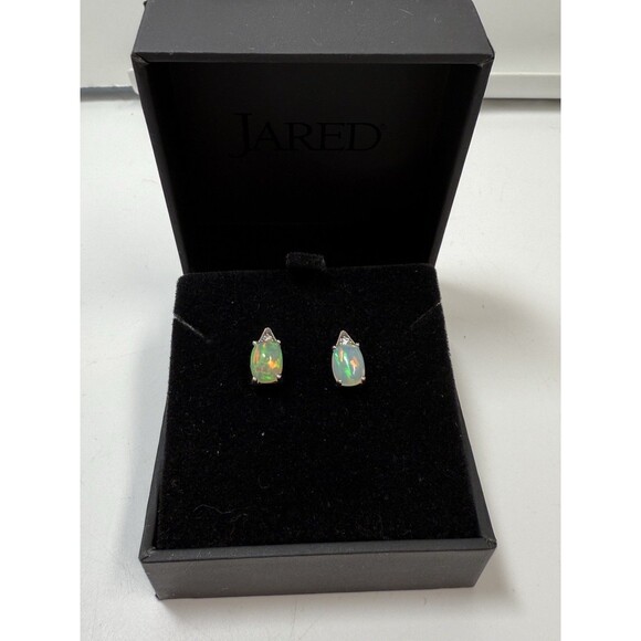 Jarad 1/20 ct tw Diomands 10k White Gold Opal Stud Earrings New - Picture 3 of 11